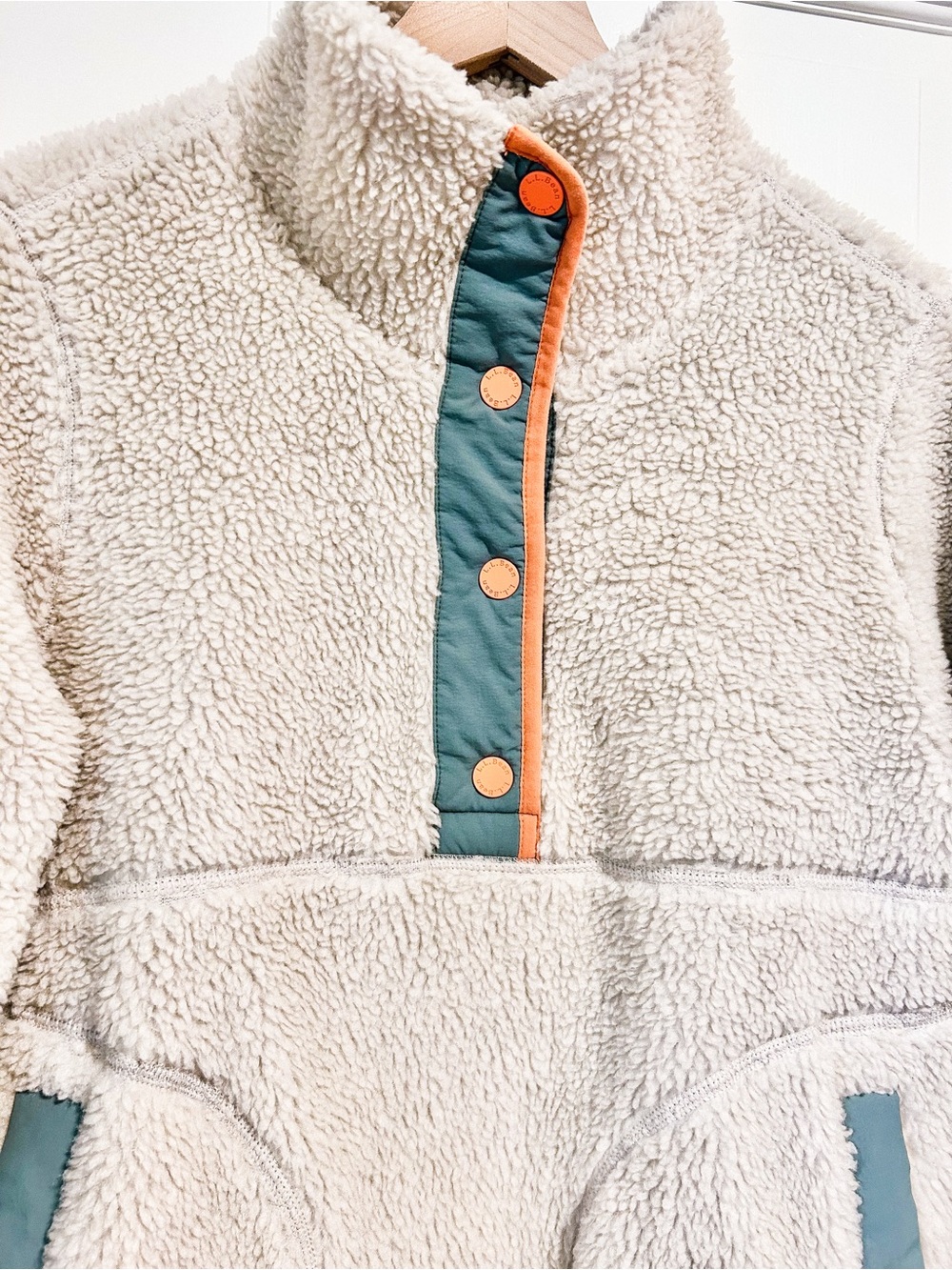 L.L. Bean Sherpa Pullover Cream, Sage Green, Salmon - Size Medium - EUC - Picture 6 of 8